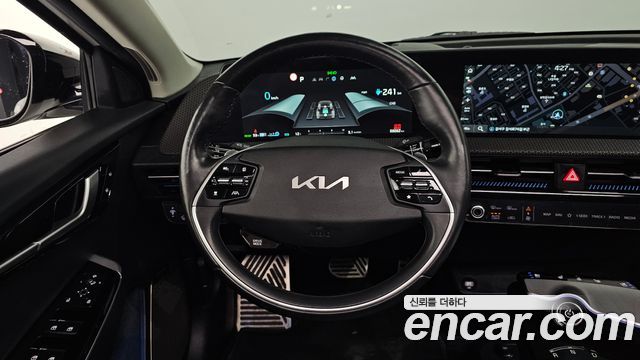 Kia EV6 2023 — photo 19
