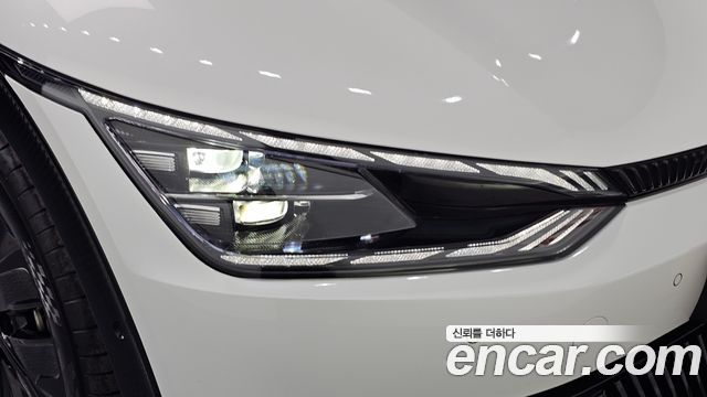 Kia EV6 2023 — photo 8