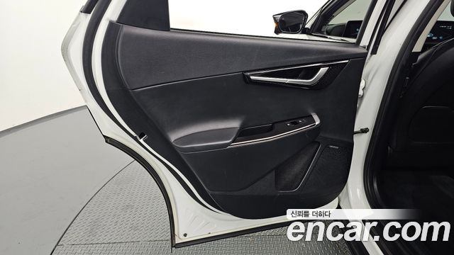 Kia EV6 2023 — photo 15