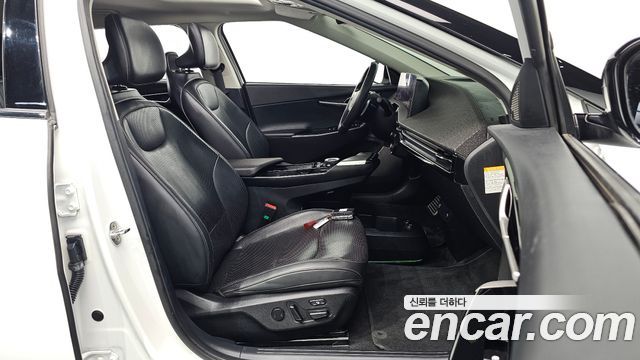 Kia EV6 2023 — photo 16