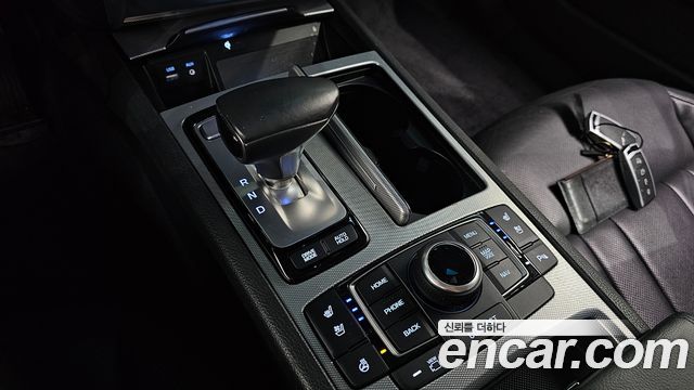 Genesis G80 2018 — photo 12