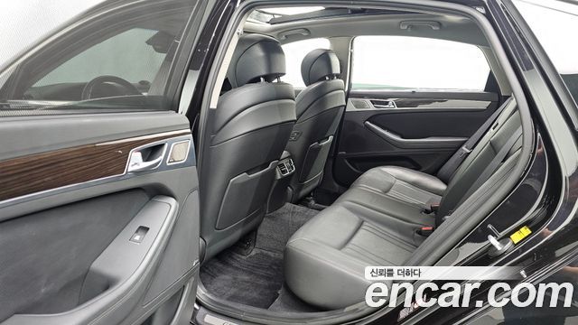 Genesis G80 2018 — photo 18
