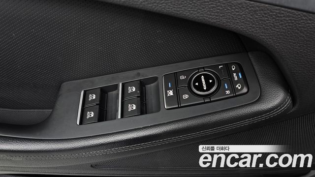 Genesis G80 2018 — photo 22