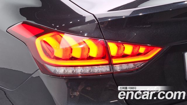 Genesis G80 2018 — photo 9