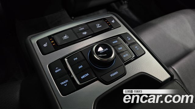 Genesis G80 2018 — photo 30