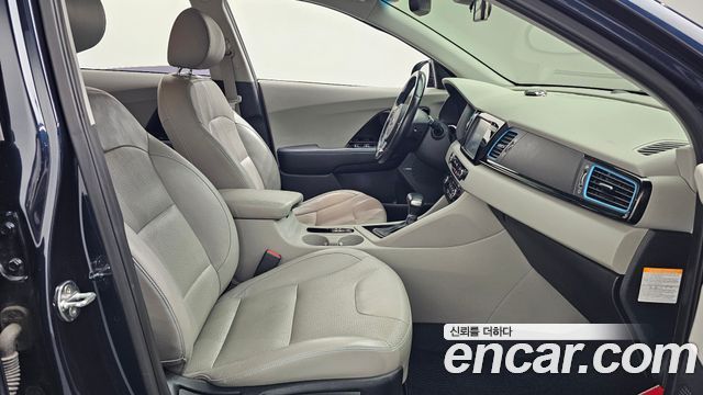Kia Niro 2018 — photo 17
