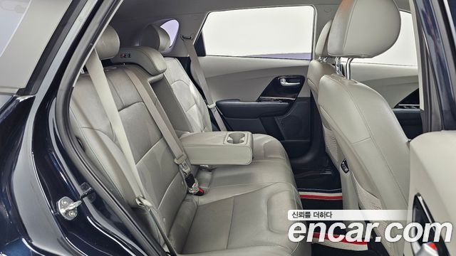 Kia Niro 2018 — photo 18