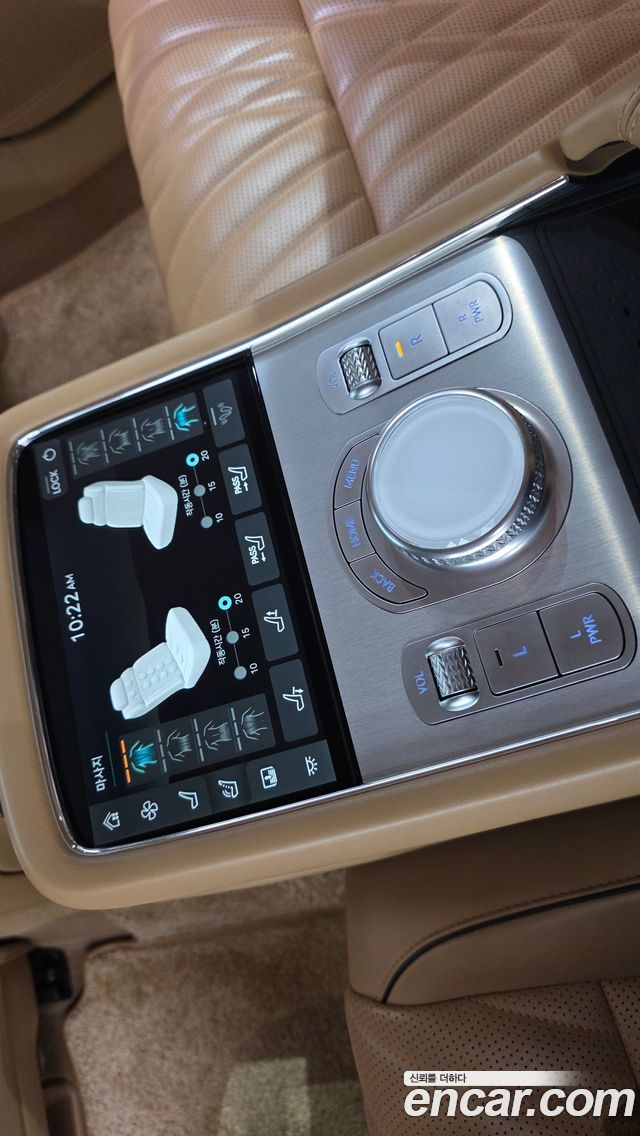 Genesis G90 2022 — photo 24