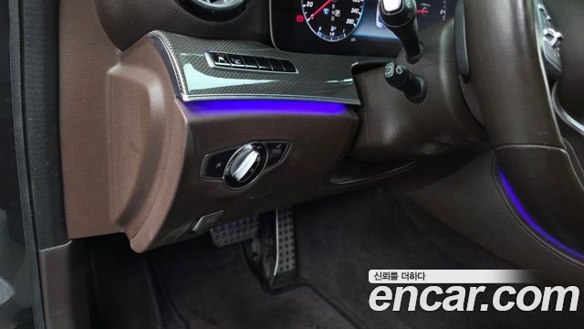 Mercedes-Benz CLS-Class 2019 — photo 23