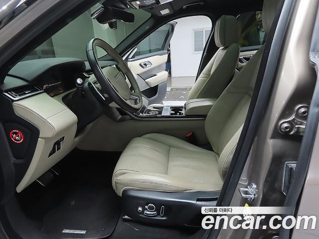 Land Rover Range Rover Velar 2018 — photo 13