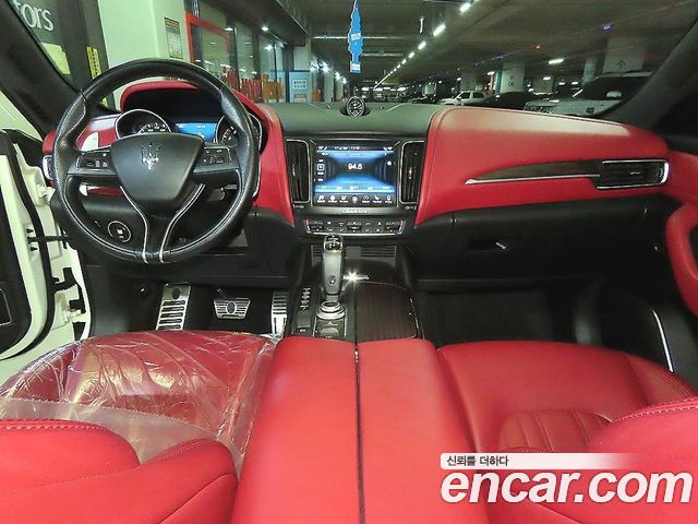 Maserati Levante 2019 — photo 10