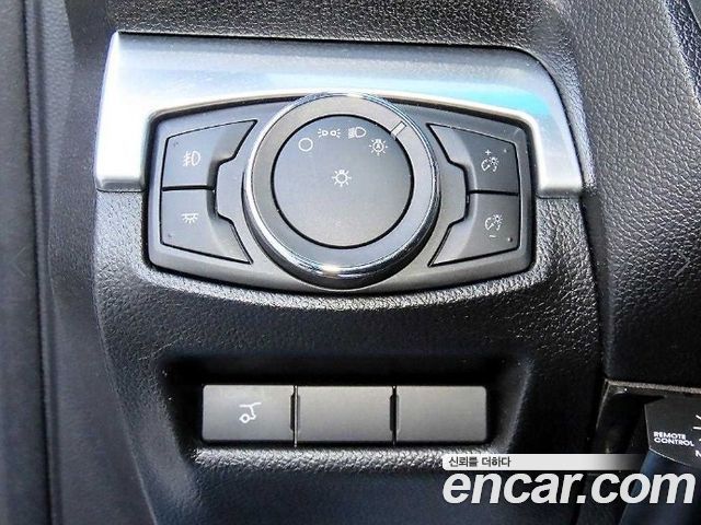 Ford Explorer 2017 — photo 12