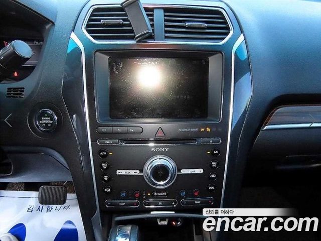 Ford Explorer 2017 — photo 13
