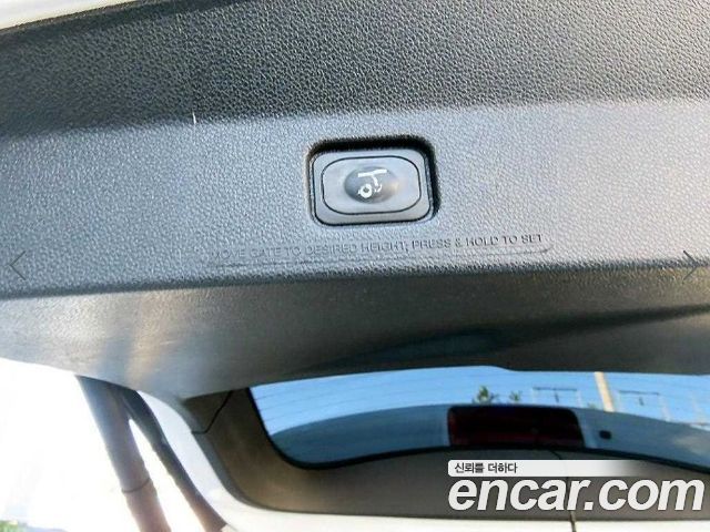 Ford Explorer 2017 — photo 17