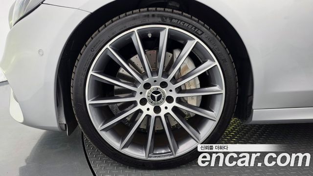 Mercedes-Benz E-Class 2017 — photo 5