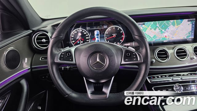 Mercedes-Benz E-Class 2017 — photo 14