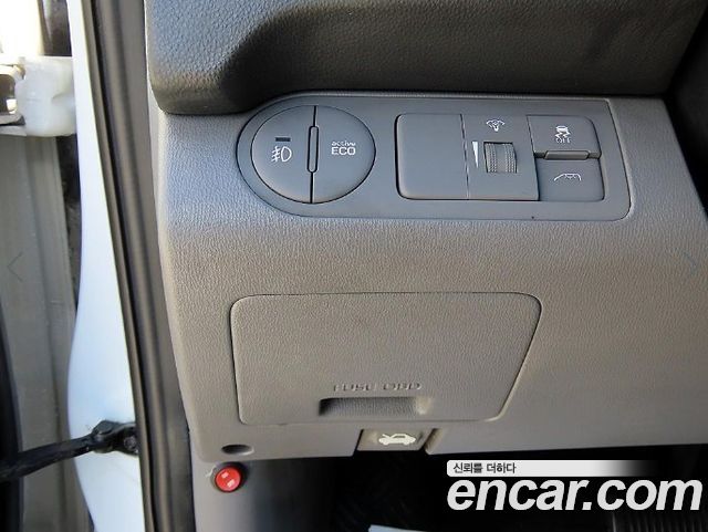 Hyundai Starex 2019 — photo 17