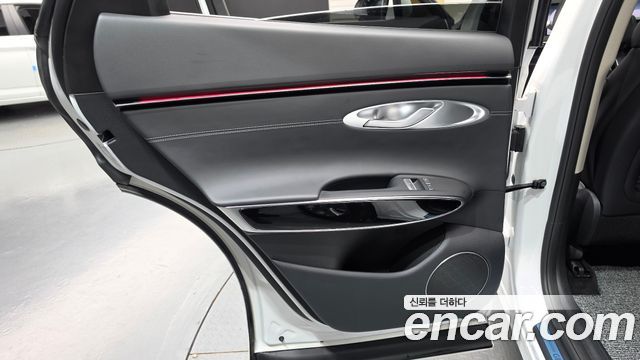 Genesis GV70 2025 — photo 15
