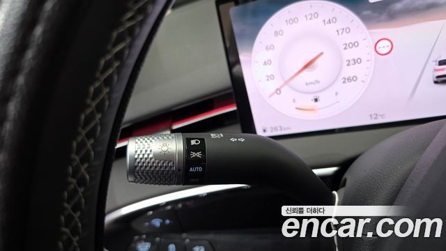 Genesis GV70 2025 — photo 29