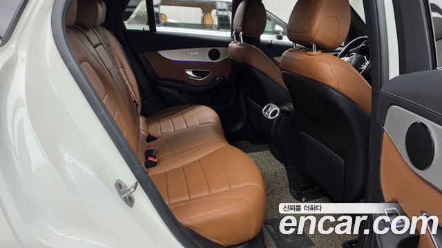 Mercedes-Benz GLC-Class 2023 — photo 17