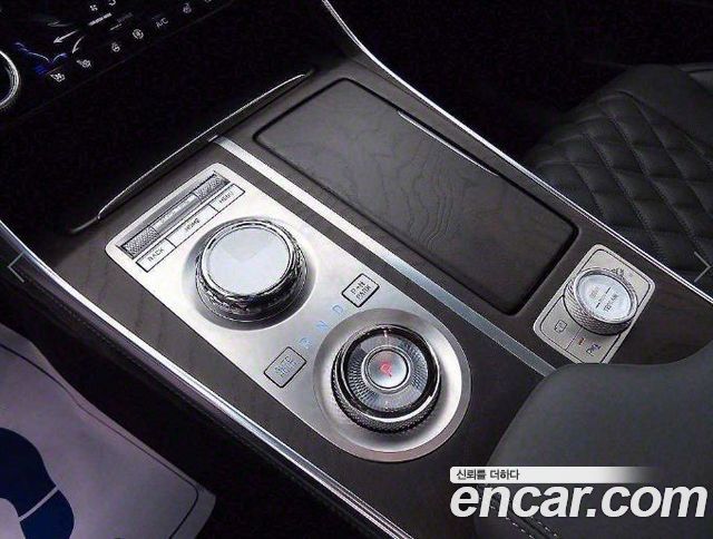 Genesis GV80 2023 — photo 11