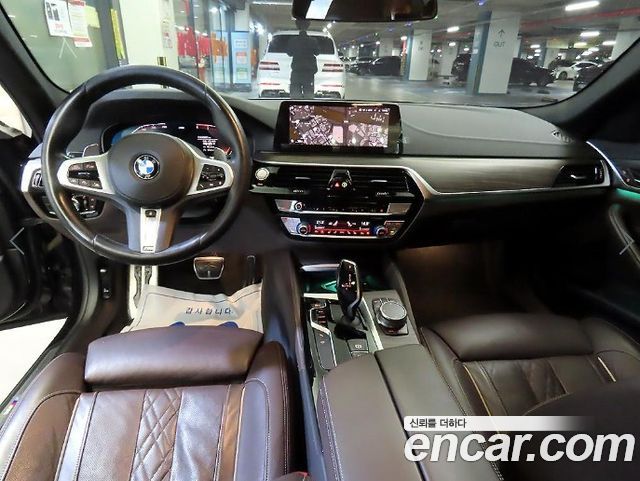 BMW 5-Series 2020 — photo 10