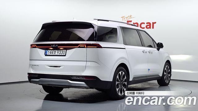 Kia Canival 2022 — photo 2