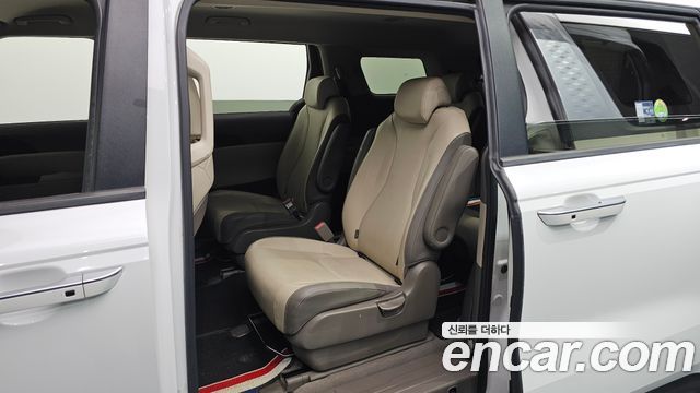 Kia Canival 2022 — photo 17