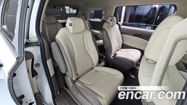Kia Canival 2022 — photo 18