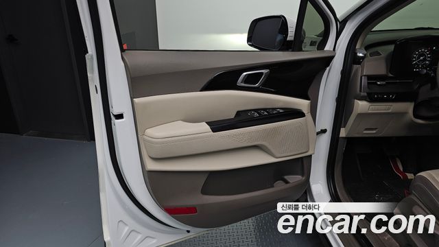 Kia Canival 2022 — photo 14