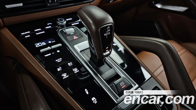 Porsche Cayenne 2020 — photo 9