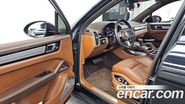Porsche Cayenne 2020 — photo 10