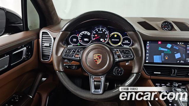 Porsche Cayenne 2020 — photo 13