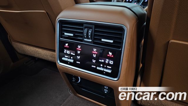 Porsche Cayenne 2020 — photo 19