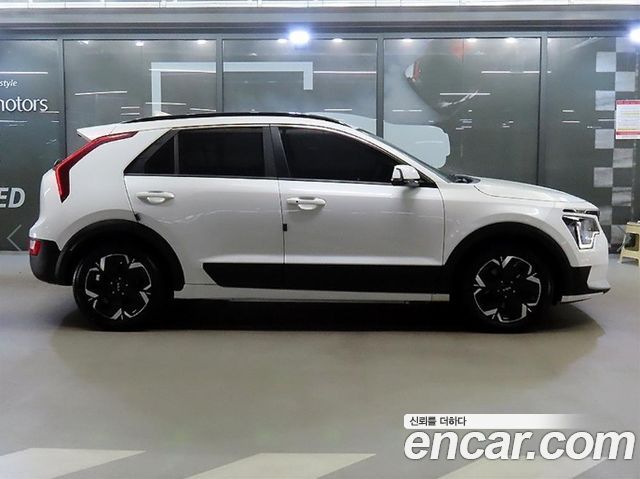 Kia Niro 2023 — photo 3