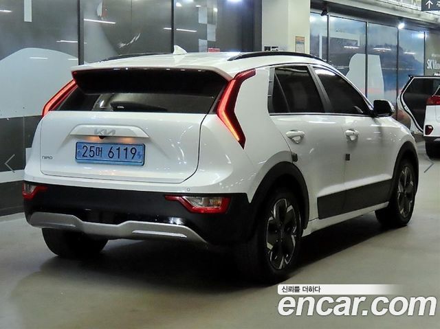 Kia Niro 2023 — photo 4