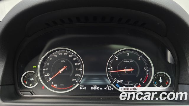 BMW 5-Series 2013 — photo 8