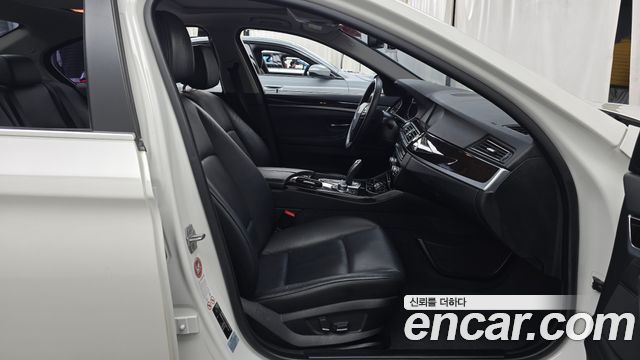 BMW 5-Series 2013 — photo 11