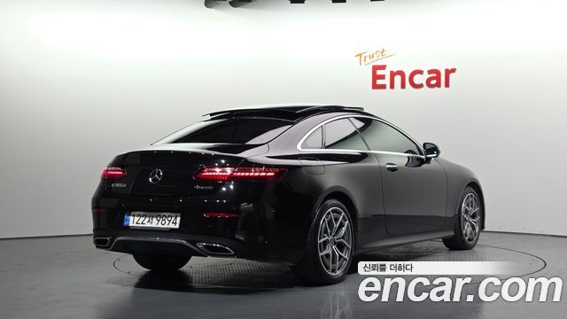 Mercedes-Benz E-Class 2023 — photo 2