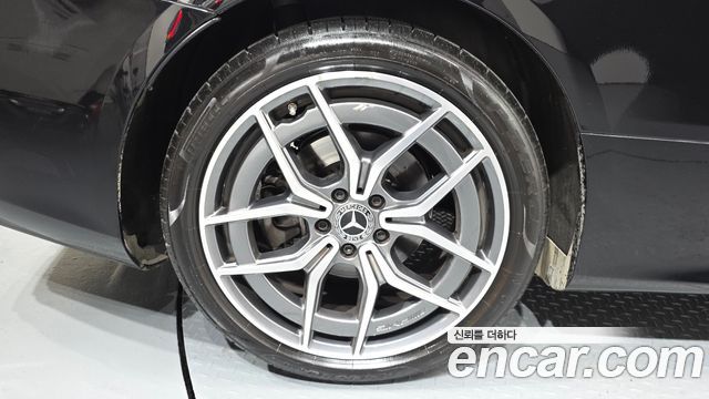 Mercedes-Benz E-Class 2023 — photo 5