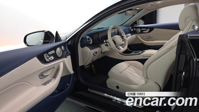 Mercedes-Benz E-Class 2023 — photo 10