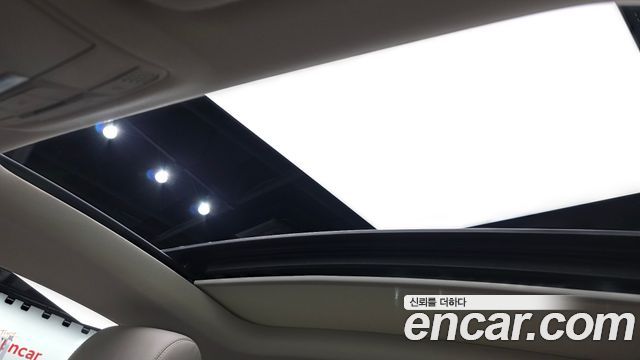 Mercedes-Benz E-Class 2023 — photo 18