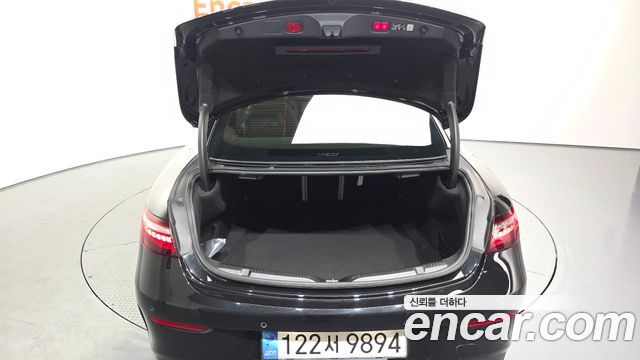 Mercedes-Benz E-Class 2023 — photo 20