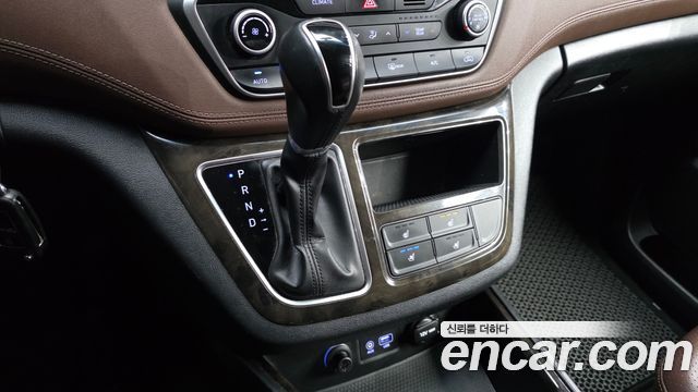 Hyundai Starex 2019 — photo 9