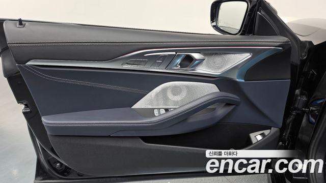 BMW 8-Series 2026 — photo 14
