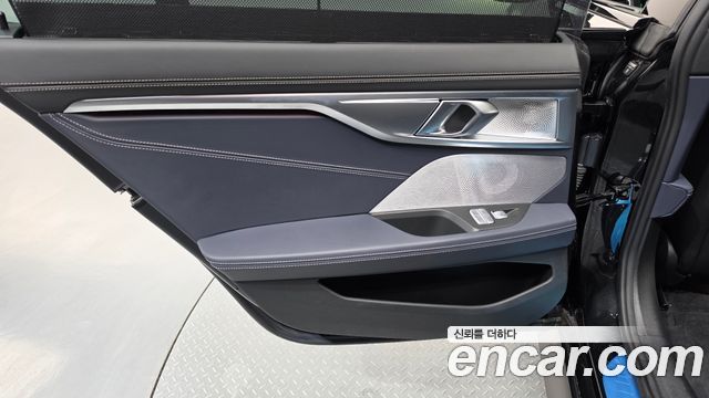 BMW 8-Series 2026 — photo 15