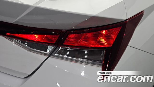 Hyundai AVANTE 2024 — photo 9