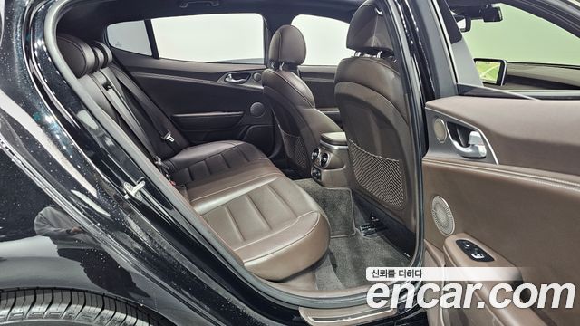 Kia Stinger 2018 — photo 17