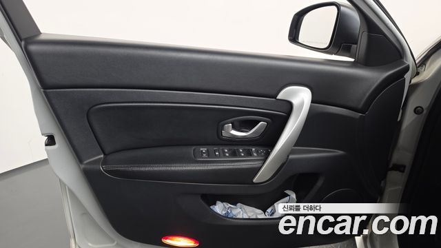 Renault Korea SM5  2018 — photo 14