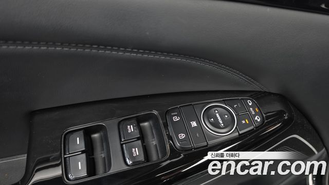 Kia K7 2016 — photo 18